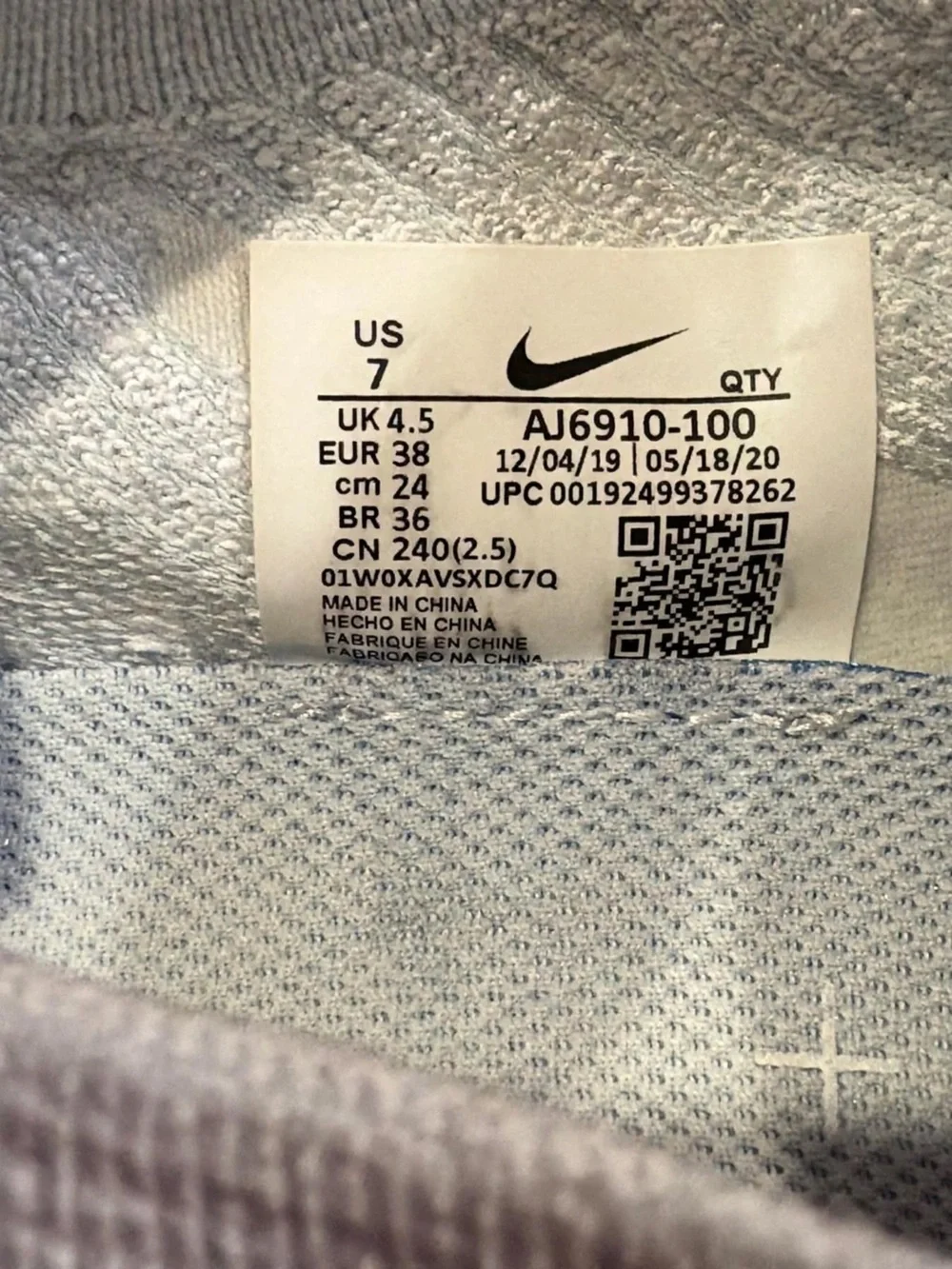 Nike Air VaporMax Flyknit 3 Pure Platinum / Light Gray - Women's Size 7 - AJ6910